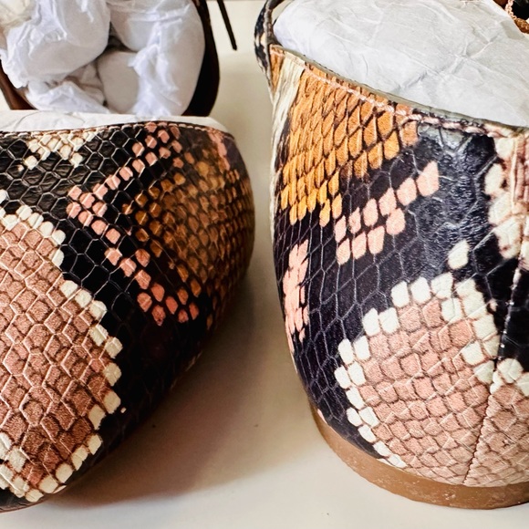 NEW ALINA MARYJANE FLAT IN SNAKE EMBOSSED LEATHER SIZE 9M - Picture 3 of 4